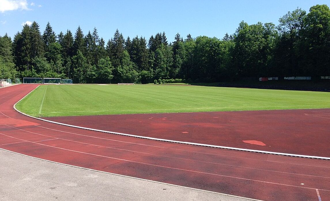Sportplatz 8
